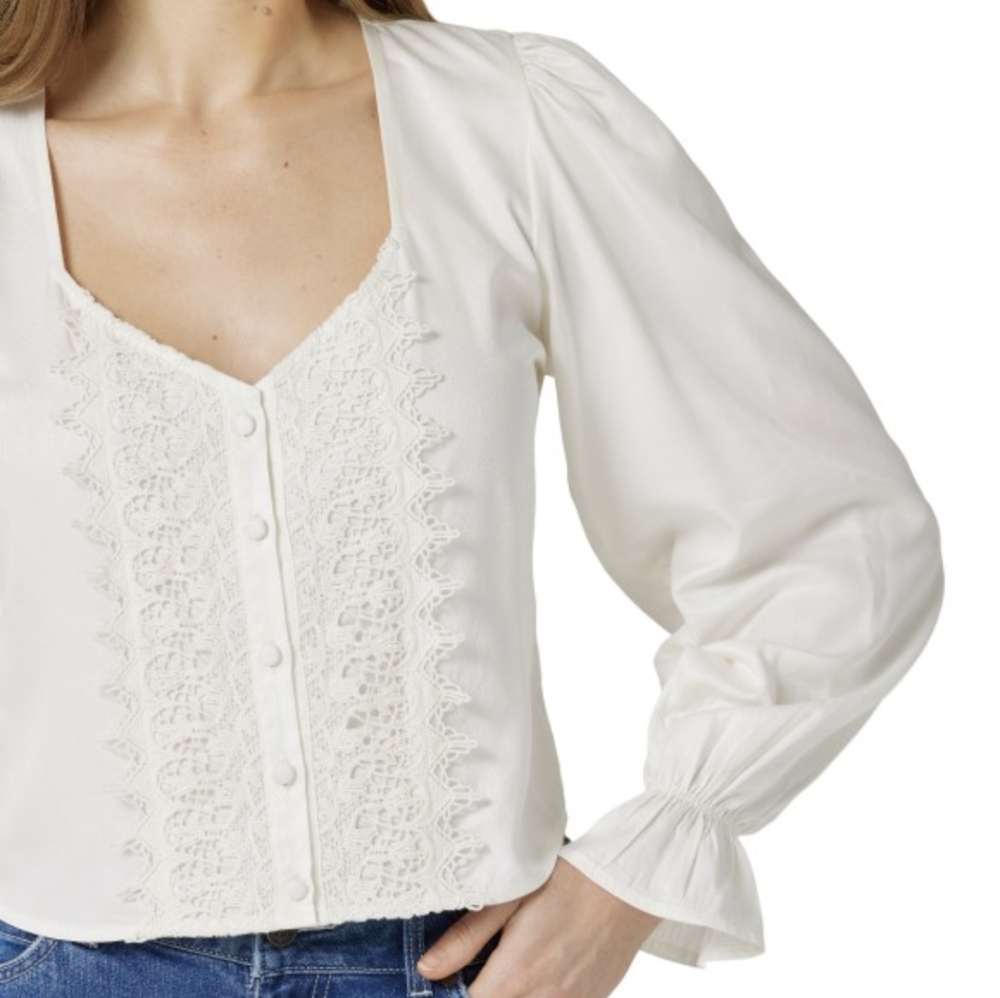 NWT Wrangler Retro Women's Button Front with Crochet Detail Blouse.